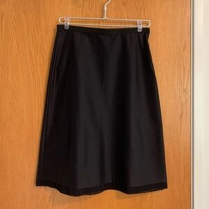 Gucci black skirt, size 4, 38, made in Italy. High-end fashion designer label